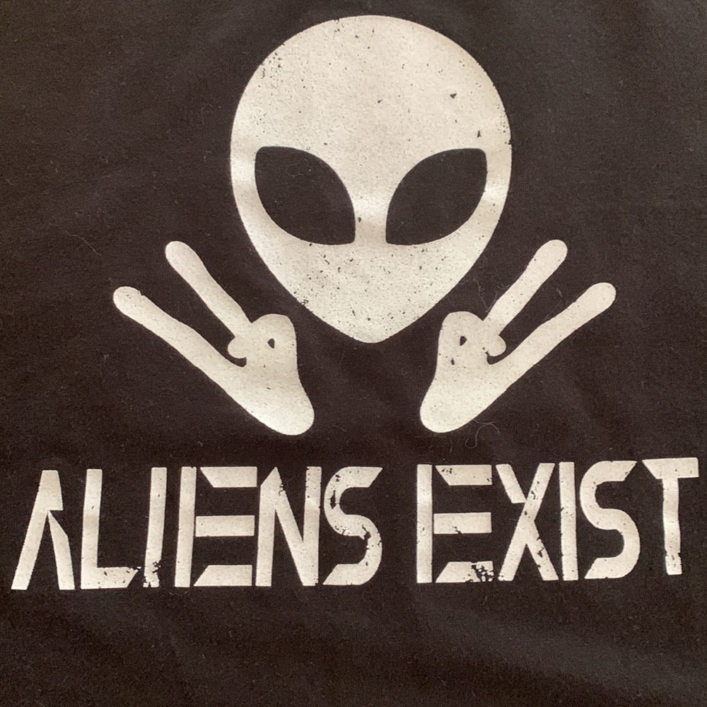 Riot Queen "Aliens Exist" Cropped Shirt - Picture 3 of 8